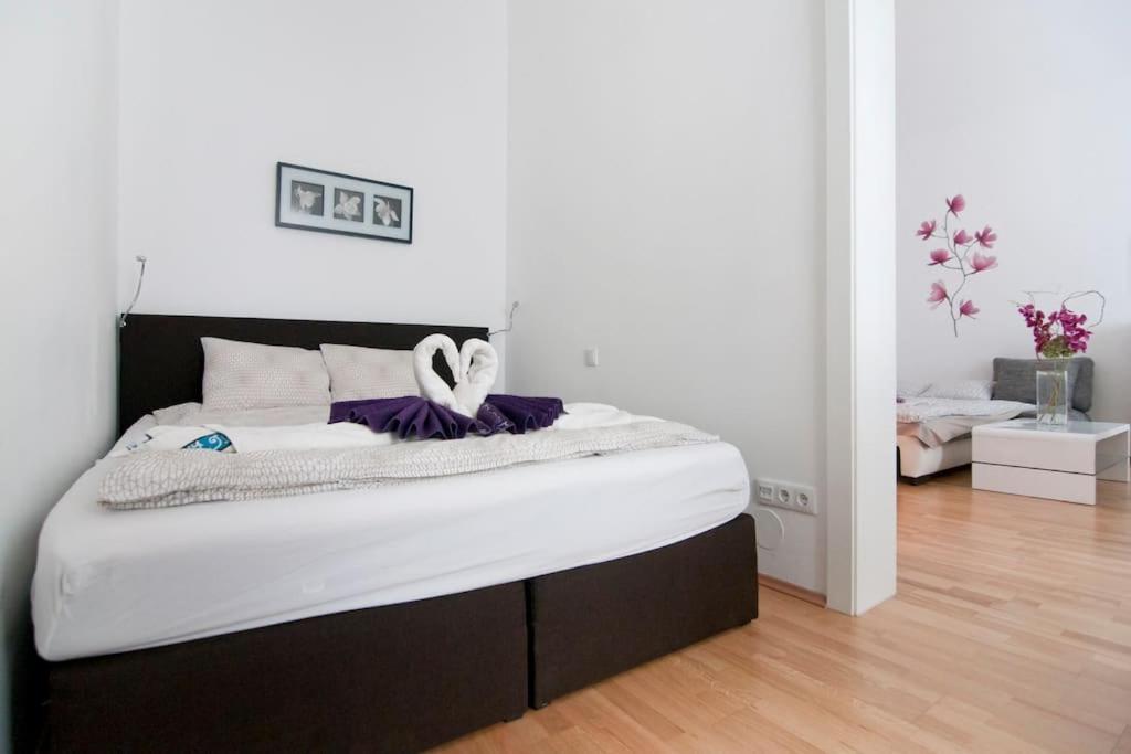 Apartment Center *